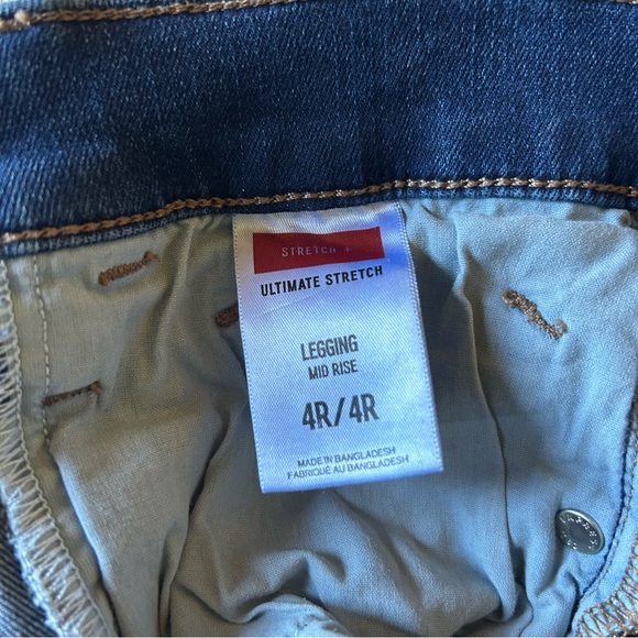 Express Ultimate Stretch Legging Mid-Rise Women’s Jeans - 4R - Picture 5 of 9